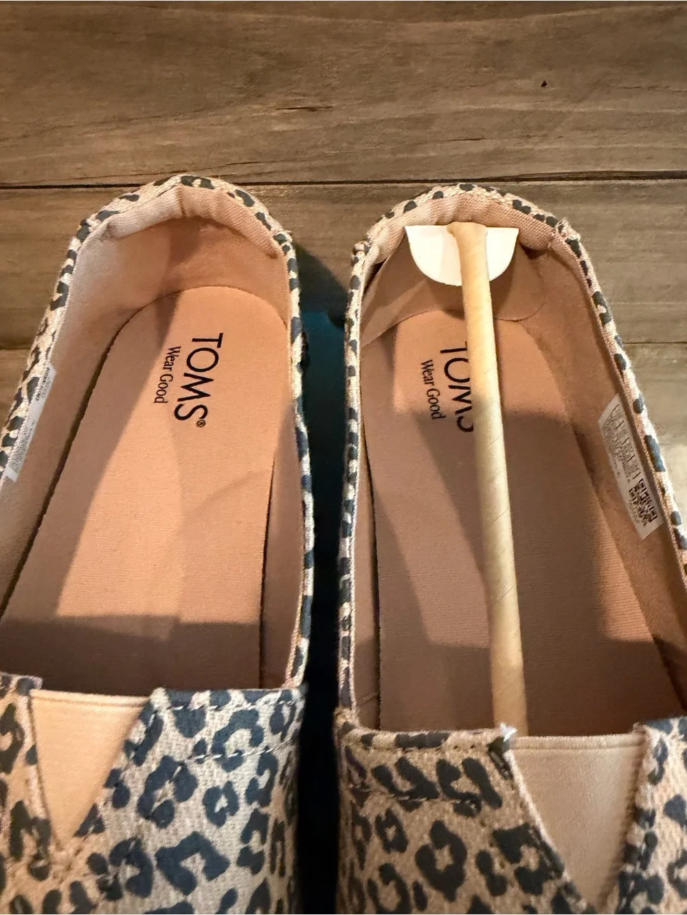 TOMS Women’s Oatmeal Small Leopard Spots. Size 12. NIB